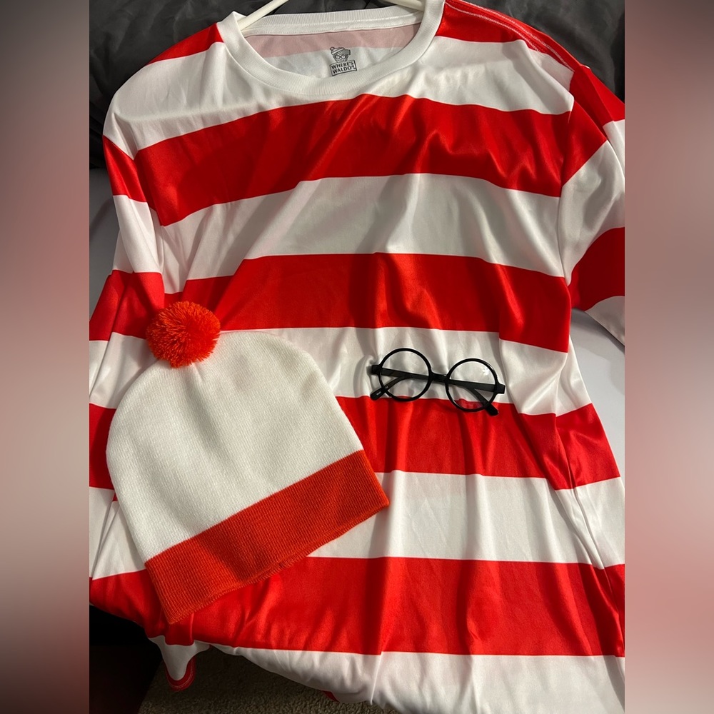 Halloween- Where’s Waldo Costume (shirt, hat and glasses), XL